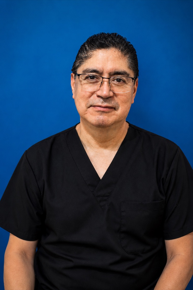 Dr. Víctor Trujillo Valdez